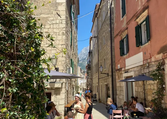 Luxury Narona Sea&city View Apartment *